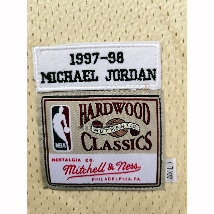 Camiseta Chicago Bulls Michael Jordan NO 23 Mitchell & Ness 1997-98 Oro